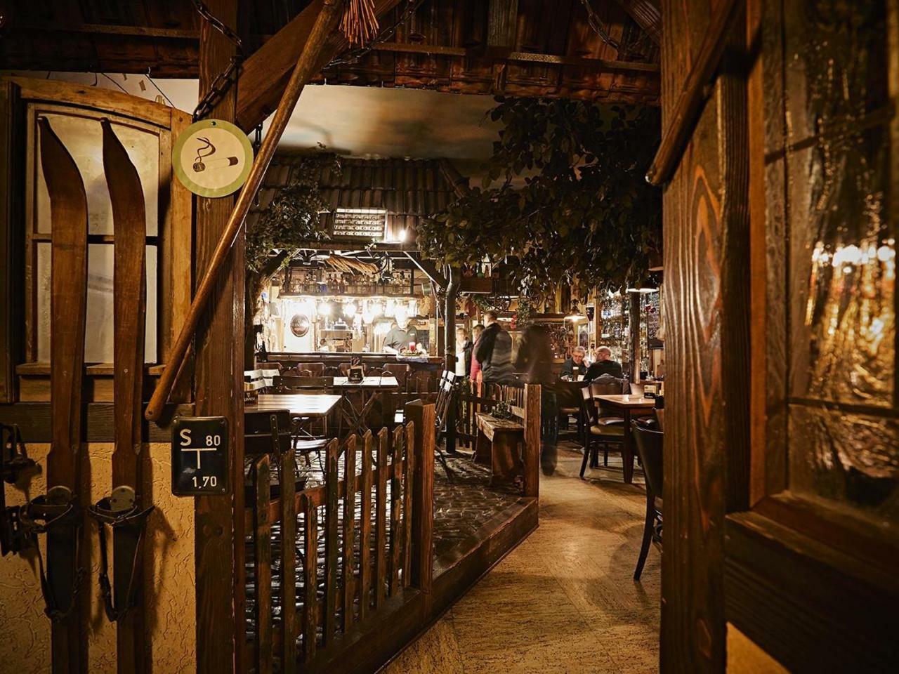 Pension Ruessel-Pub Sangerhausen Exterior photo